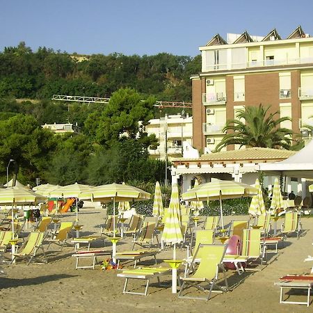 Hotel La Perla Cupra Marittima Exteriér fotografie