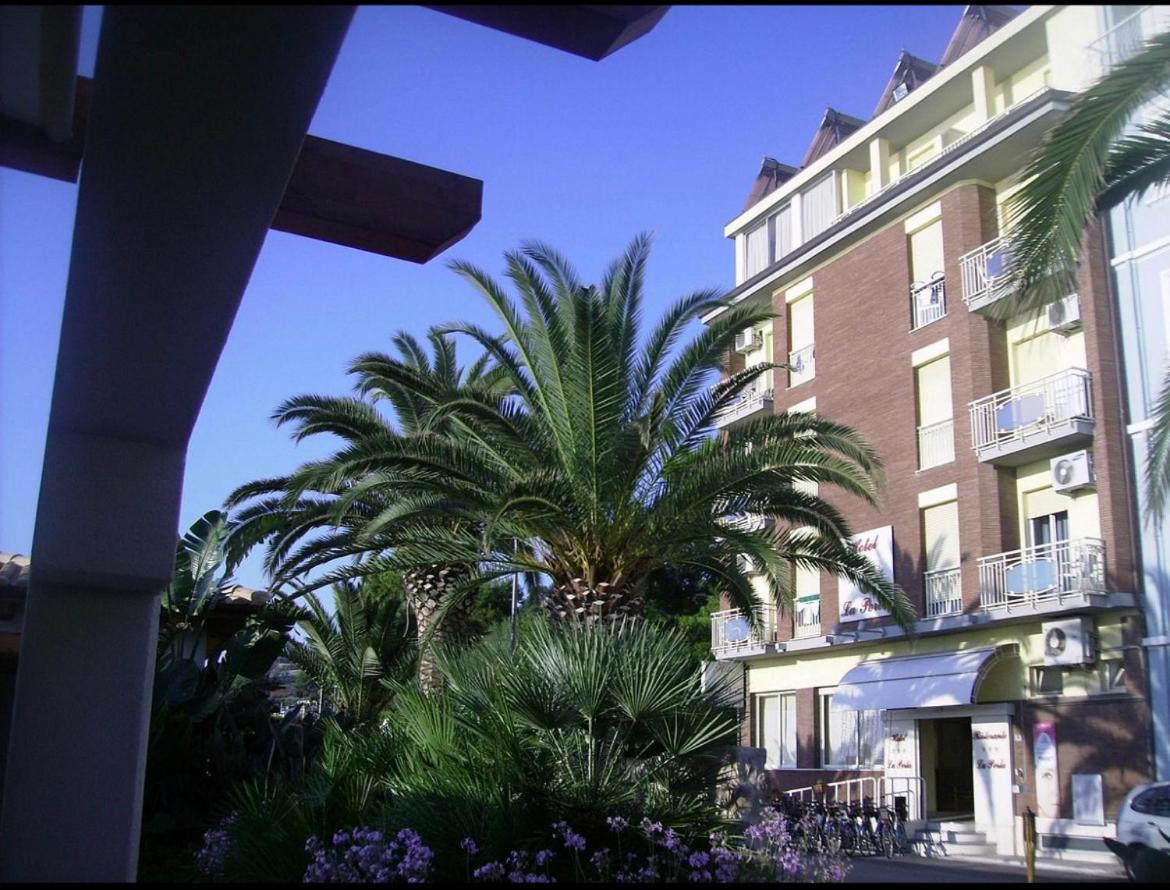 Hotel La Perla Cupra Marittima Exteriér fotografie