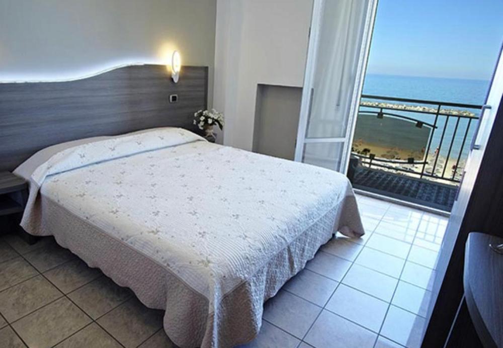 Hotel La Perla Cupra Marittima Exteriér fotografie