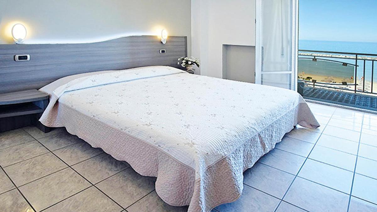 Hotel La Perla Cupra Marittima Exteriér fotografie