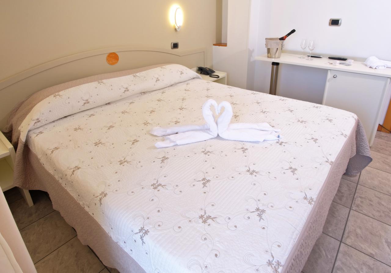 Hotel La Perla Cupra Marittima Exteriér fotografie