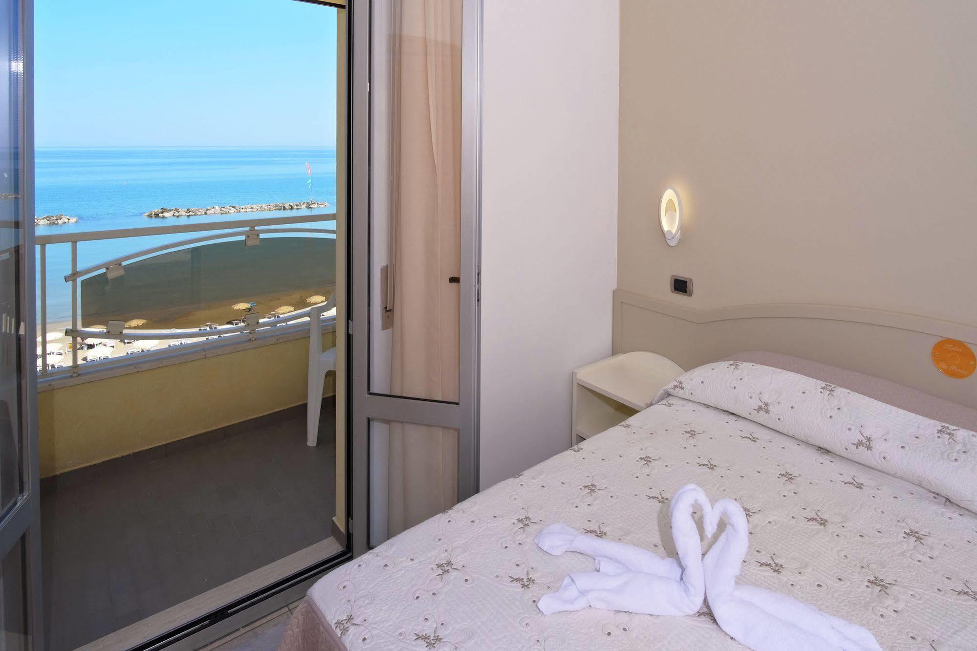 Hotel La Perla Cupra Marittima Exteriér fotografie
