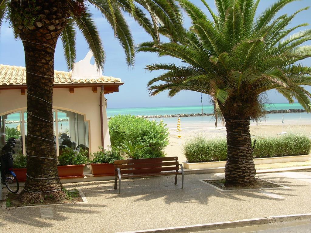 Hotel La Perla Cupra Marittima Exteriér fotografie